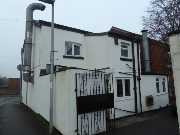 Freehold A5 Commercial Premises with 4 bedroom flat Takeaway Potential Restaurant Business For Sale Photo 6