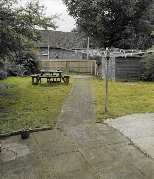 UNOPPOSED LICENSED CONVENIENCE STORE in ATTRACTIVE CANAL SIDE LOCATION in north Oxfordshire village Photo 6