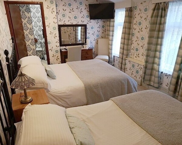 RECENTLY REFURBISHED 8 LETTING ROOM GUEST HOUSE - CUMBRIA Photo 6