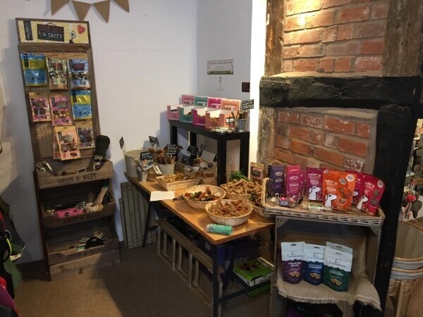 Natural Pet Shop In A Busy Market Town For Sale Photo 6