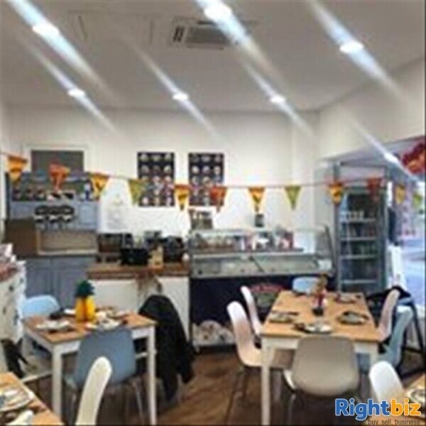 Under Offer: Tearoom With Coffee Bar, Ice Cream Parlour And Chocolate Shop - Hampshire Photo 6