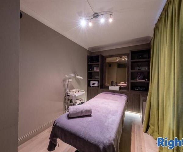 Health & Beauty Salon - Fife Photo 6