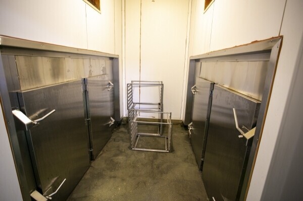 An excellent opportunity to acquire a high volume fish smokehouse in an excellent location Photo 6