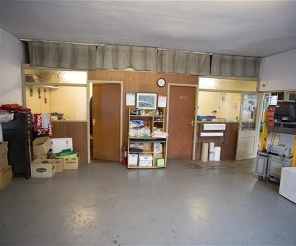 MOT Test Station- Gwynedd Photo 6