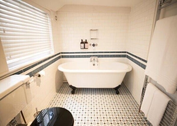 OXFORD CITY LICENSED GUEST HOUSE - RARE BUSINESS OPPORTUNITY. Superb central trading location. Photo 6
