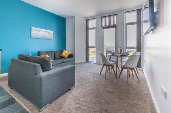 Exceptional holiday self catering business on Seafront; 7 apartments & cottage - managed remotely Photo 6