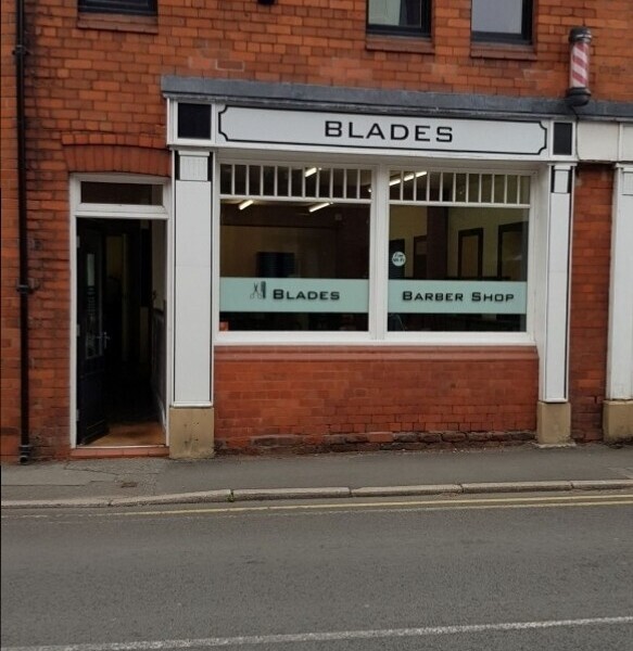 Hairdressers-Barbershop. Fully Fitted VERY low start-up costs. Photo 6