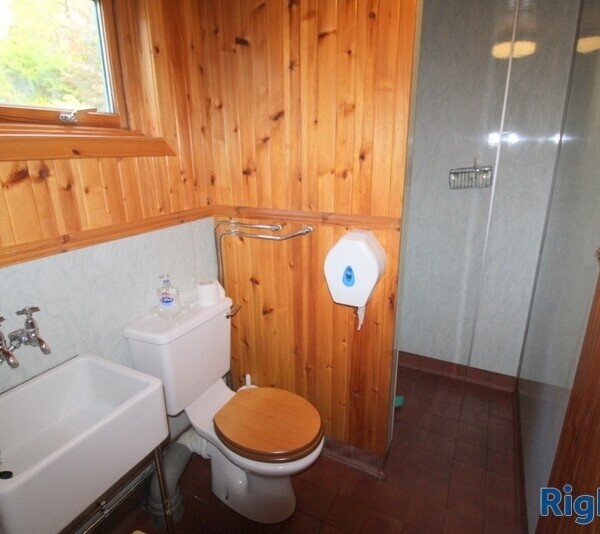 Excellent Hostel Business in a Stunning Location near Spean Bridge Photo 6