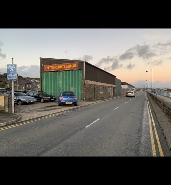 Big Garage For sale in North Wales Pwllheli Photo 6