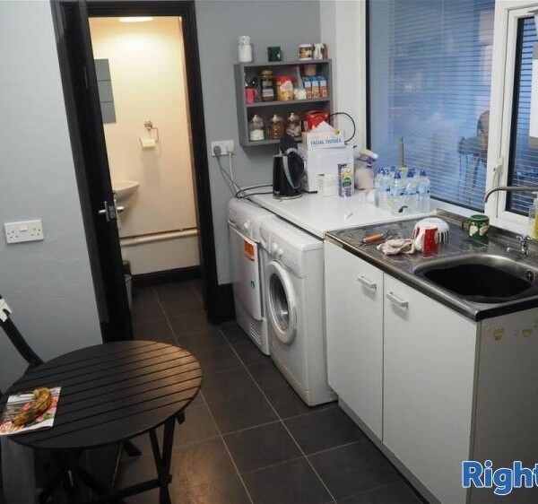 Hair Salons For Sale in Gainsborough Photo 6