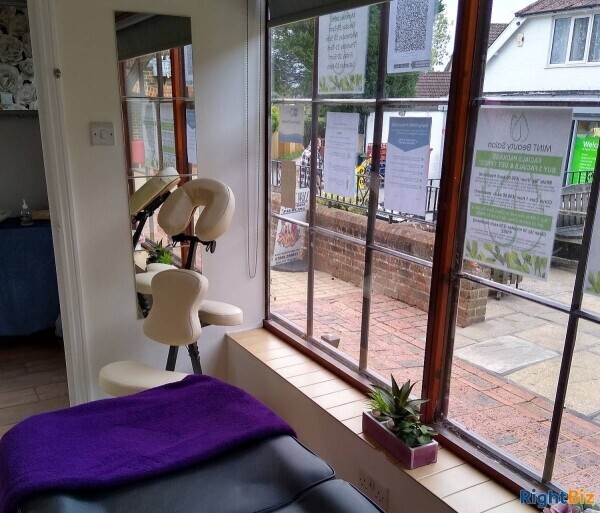Friendly and Relaxed Beauty Salon in Surrey Photo 6