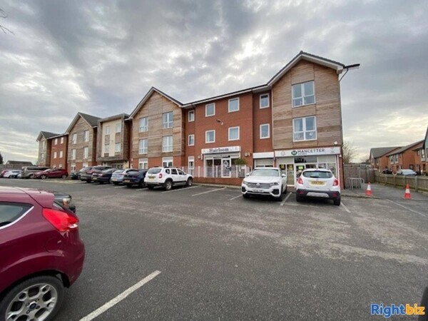 Leasehold Convenience Store & Off License Located In Atherstone Photo 6