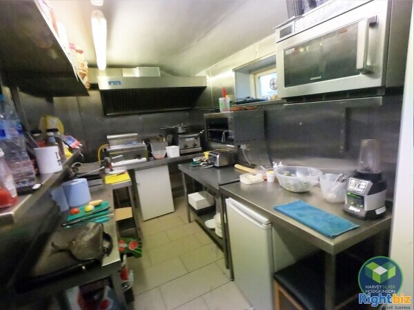CAFE: PRESTBURY: Photo 6