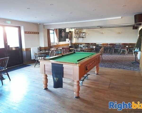 GLOUCESTERSHIRE - TRADITIONAL COMMUNITY PUBLIC HOUSE IN BUSY FOREST OF DEAN TOWN Photo 6