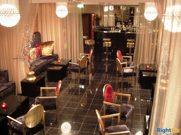 GREAT YARMOUTH - SEAFRONT CHAMPAGNE BAR WITH PLANNING PERMISSION FOR MULTIPLE FLATS AND HOUSES Photo 6