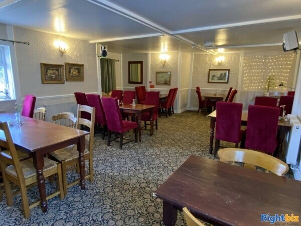 SOMERSET - VILLAGE FREE HOUSE Photo 6
