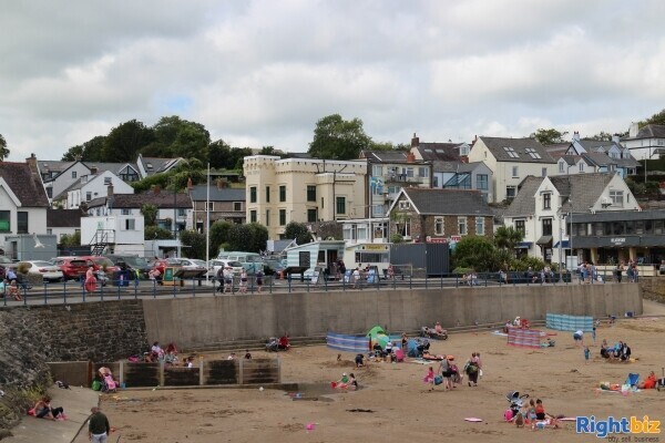 SAUNDERSFOOT BEACH FRONT - TRADITIONAL PUB OVERLOOKING SAUNDERSFOOT BEACH Photo 6