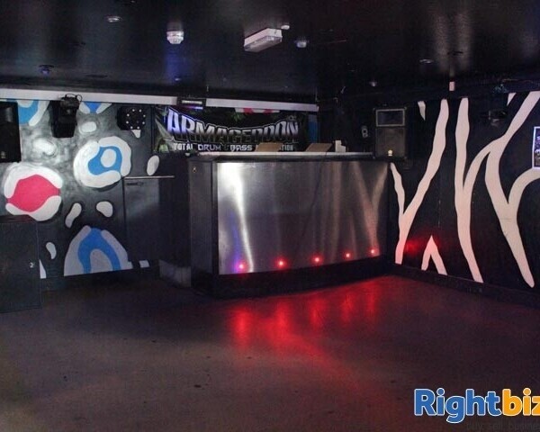 PEMBROKESHIRE - TOWN CENTRE CAFE & NIGHTCLUB PREMISES Photo 6