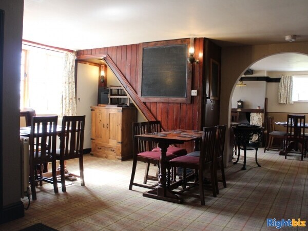 EDGE OF VALE OF BELVOIR - SPACIOUS FOOD LED PUBLIC HOUSE Photo 6
