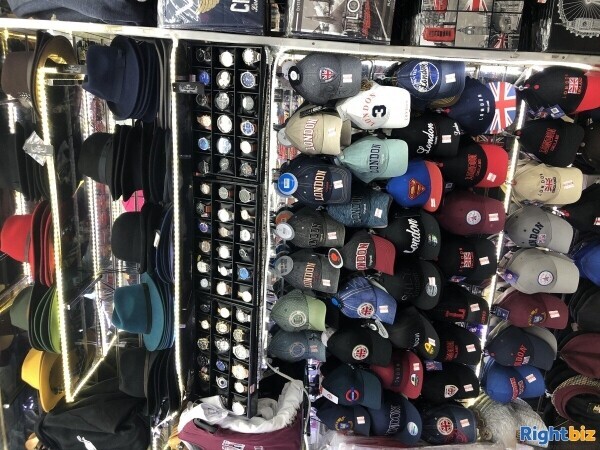 Piccadilly Circus London gift shop Photo 6