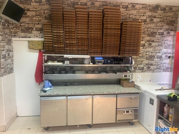 Pizza and chicken shop  Photo 6