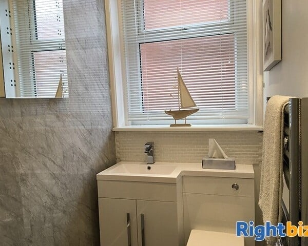 EXCEPTIONAL HOLIDAY APARTMENTS - LANCASHIRE Photo 6