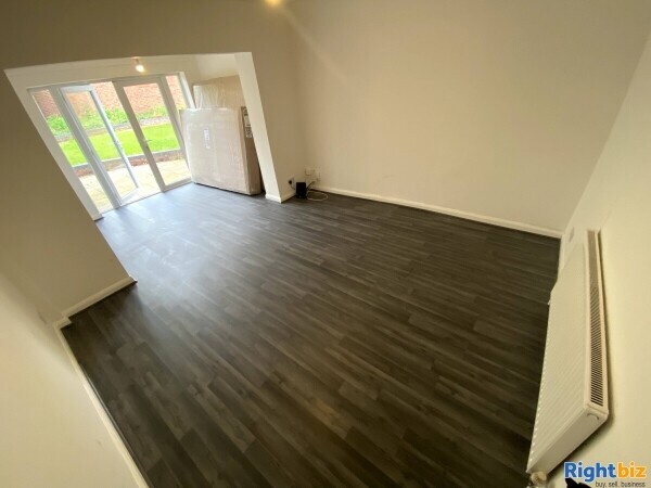 Freehold Garage +Forecourt (~22 cars) +3 Bedroom Detached Property for sale Kirkby in Ashfield Photo 6