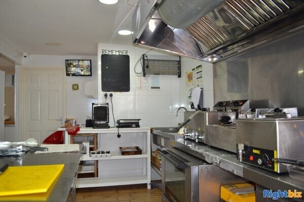 *closed* Established, refurbished cafe situated in a prime location Photo 6