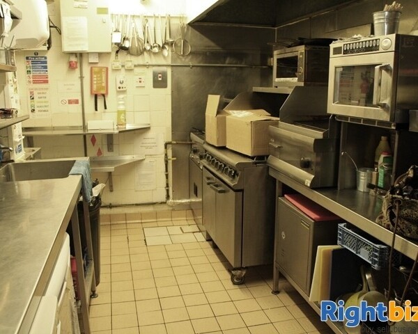 KENT - HISTORIC MEDWAY TOWN CENTRE BAR FOR SALE Photo 6
