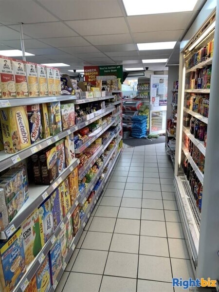 TAKING £19,500PW LICENSED CONVENIENCE STORE in SWADLINCOTE, DERBYSHIRE Photo 6