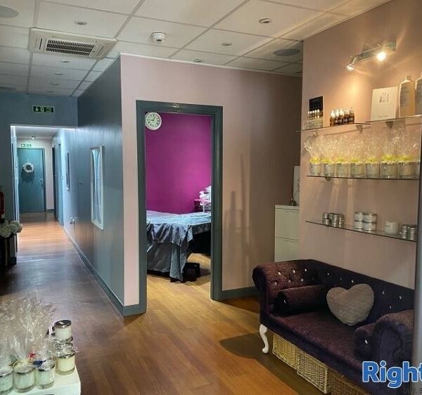 Well Established Beauty Salon For Sale Photo 6