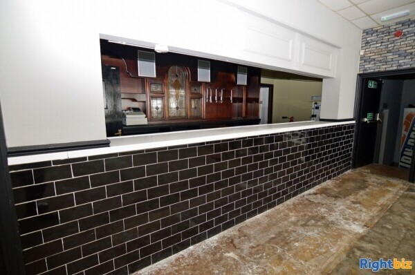 SOUTH SHIELDS - TRADITIONAL PUBLIC HOUSE LOCATED IN TOWN CENTRE Photo 6