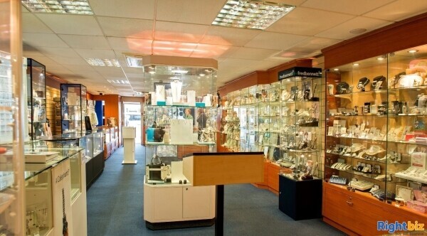 Well established Jewellers located on the Fylde coast Photo 6
