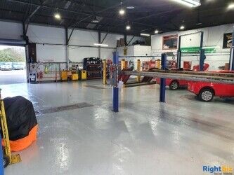 REPUTABLE, LONG-ESTABLISHED AUTO GARAGE Photo 6