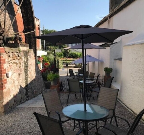 Under Offer: Charming Tea Rooms set in seaside town For Sale in Dawlish Photo 6