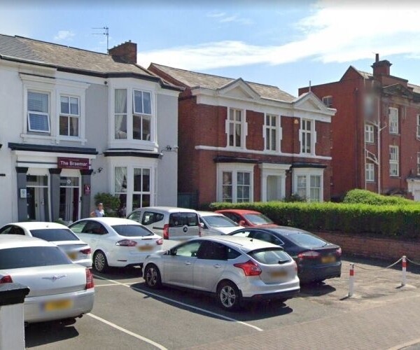 Superb Hotel In Central Location - Southport Photo 6