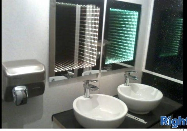 Beautifully Renovated Modern Bar with Comfortable Atmosphere & Accomodation Photo 6