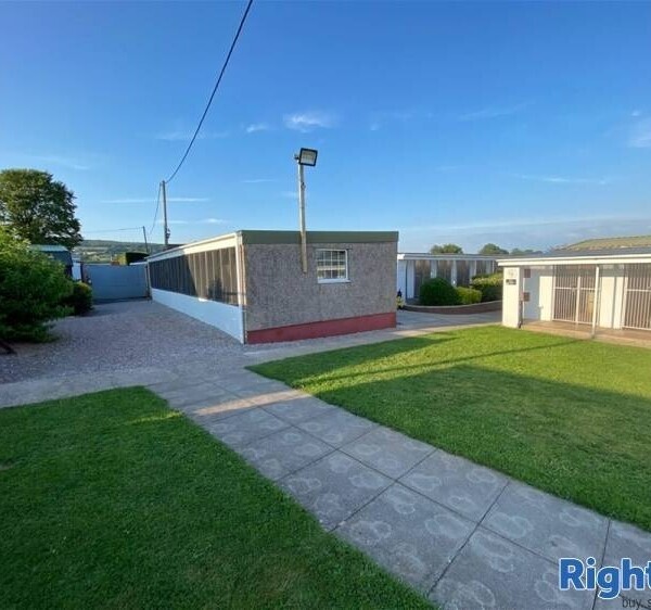 Kennels, Cattery & Equestrian businesses For Sale in Monmouthshire Photo 6