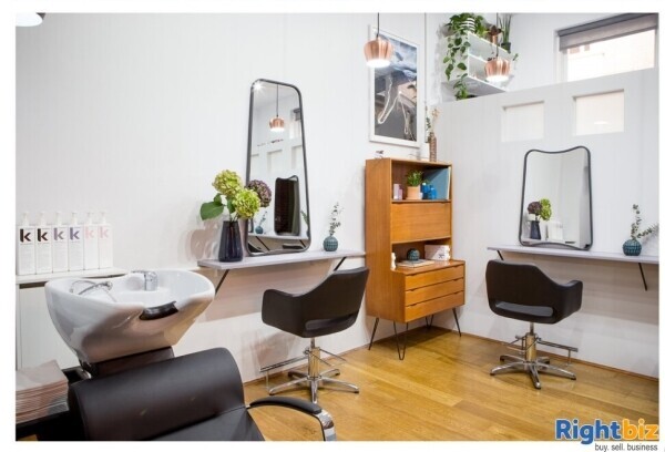 Beautiful 4 chair hair salon in prime location, Bloomsbury, Central London Photo 6