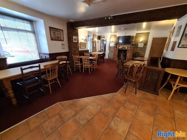 Well Presented Free of Tie Town Centre Public House For Lease Photo 6