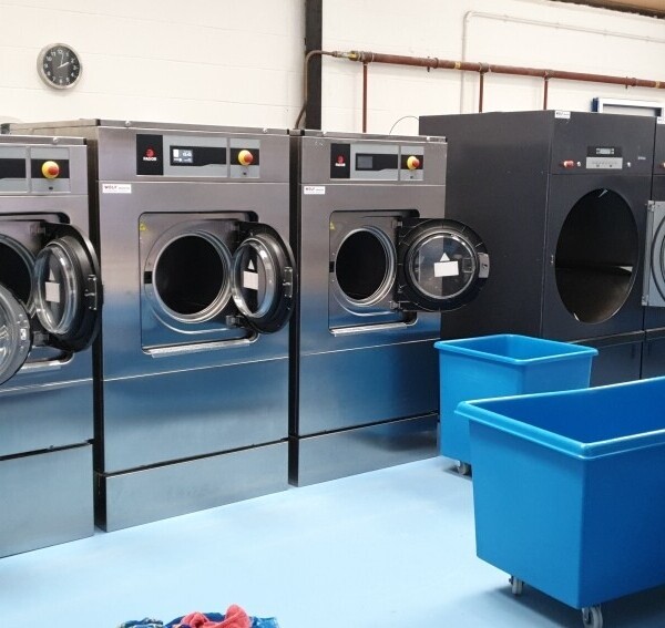 A LONG-RUNNING AND HIGHLY REPUTABLE COMMERCIAL LAUNDRY AND LAUNDERETTE Photo 6