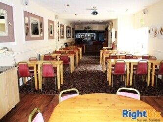 WEST GLAMORGAN - PUBLIC HOUSE - INVESTMENT SALE Photo 6