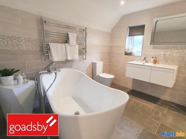 Superb Home & Income B&B - Views to Lyme Bay Photo 6