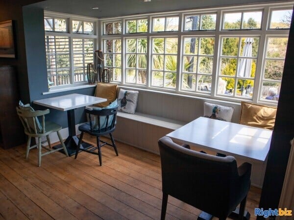 EAST SUSSEX - THRIVING DESTINATION PUB Photo 6