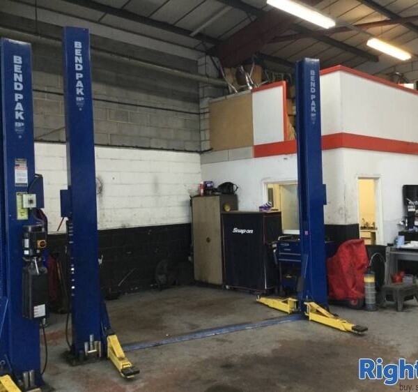 Highly Reputable Garage/MOT and Service Centre Photo 6