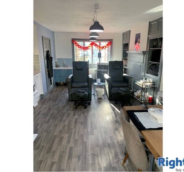 Well established Beauty Treatment business for sale Photo 6