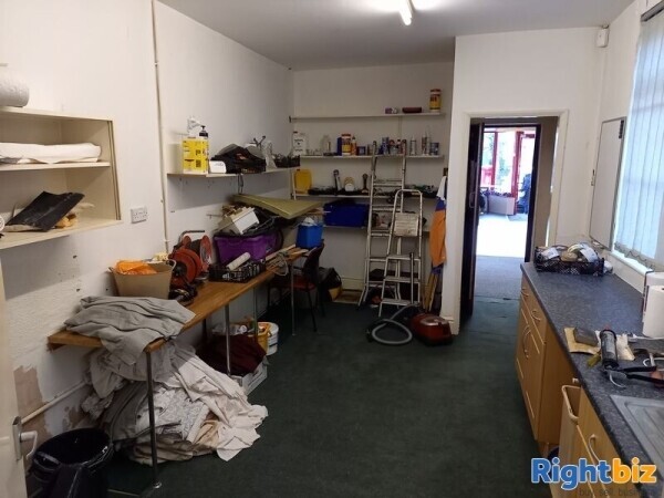 LETTING AGREED. Light and Spacious Retail Unit TO LET 65 Front Street, Acomb, York, YO24 3BR Photo 6