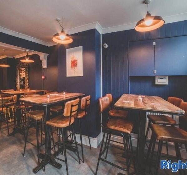 Well Established Restaurant & Bar For Sale Photo 6