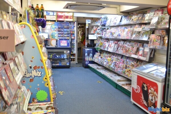 VERY BUSY NEWSAGENTS STORE, SHREWSBURY TOWN CENTRE, SY1 £15,000 per week and with accommodation Photo 5