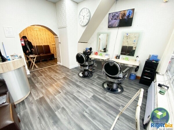 BARBERS/HAIR SALON: DENTON: Photo 6